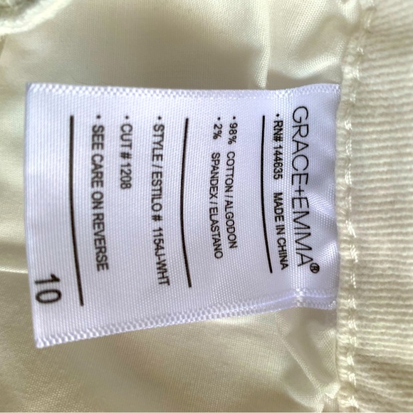 NWT Grace and Emma white jean shorts w frayed hem, size 10 - Picture 5 of 7